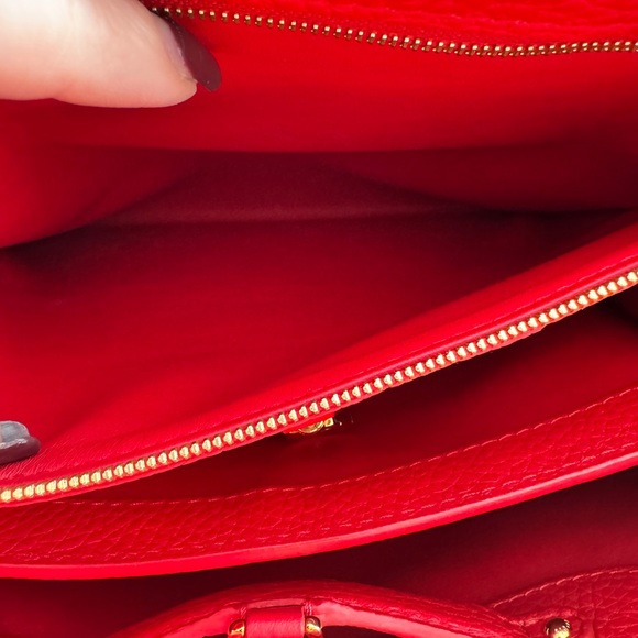 Beautiful Like New Louis Vuitton Capucines bag - Picture 13 of 16